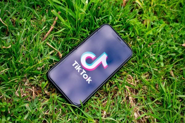 В Україні пропонують заборонити TikTok: у чому звинувачують платформу