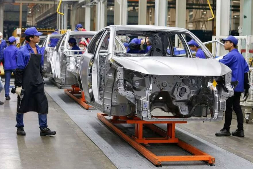 Виробництво легкових автомобілів у Великій Британії в липні впало на 10,6%