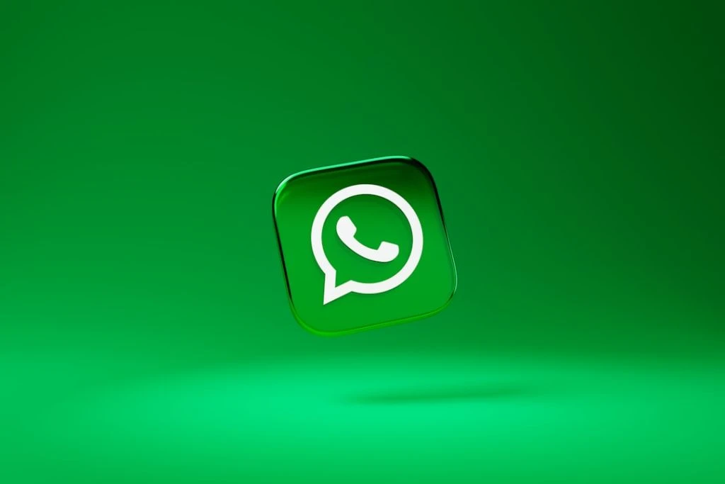 Шахраї крадуть WhatsApp за кілька секунд: що не можна нікому надсилати