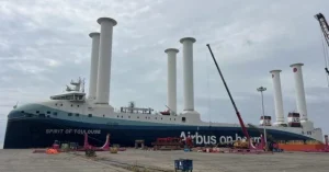 Airbus отримав корабель із шістьма 35-метровими «вітрилами»: як працює незвичайна система